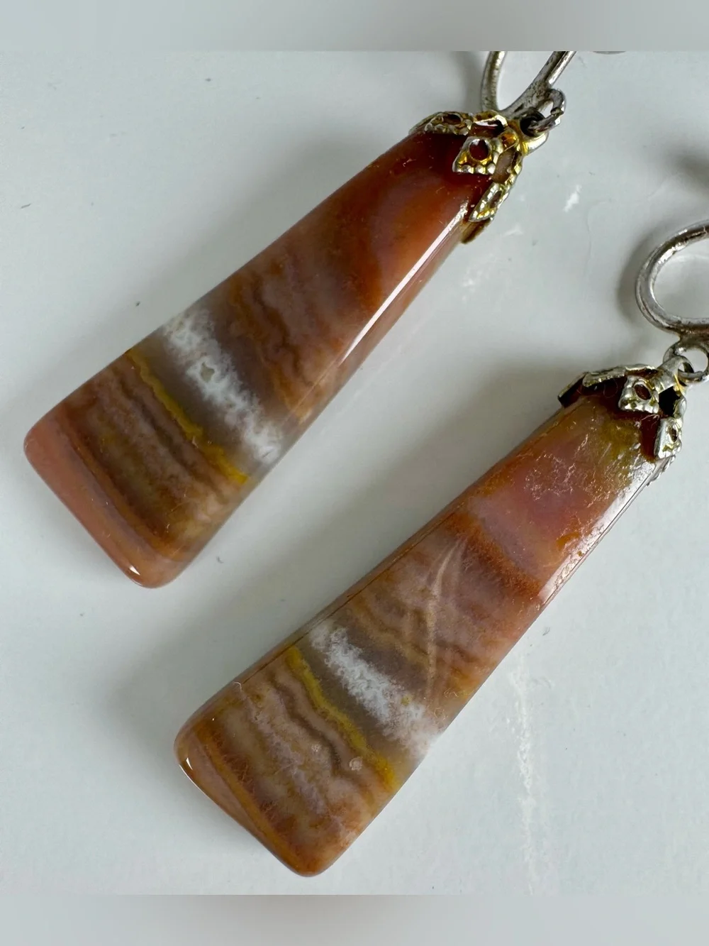 Vintage UNCAS Natural Agate Drop Clip-On Earrings in Brown and Cream #1406